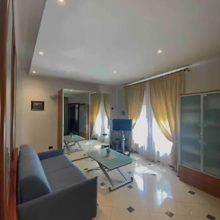 Elegante Nel Cuore Di Apartment