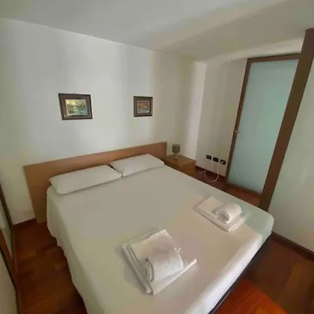 Elegante Nel Cuore Di Ferrare