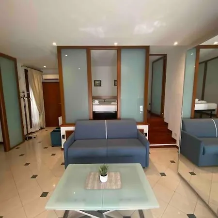 Elegante Nel Cuore Di Apartment Ferrara